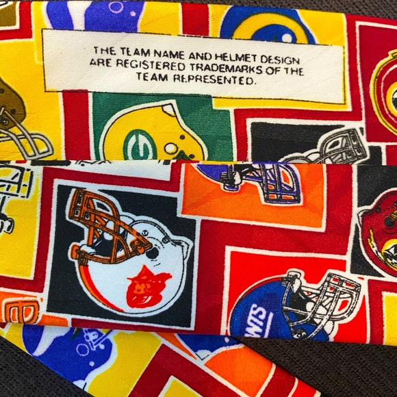 Vintage NFL Football Helmet Neck Tie by Surrey - Picture 5 of 7